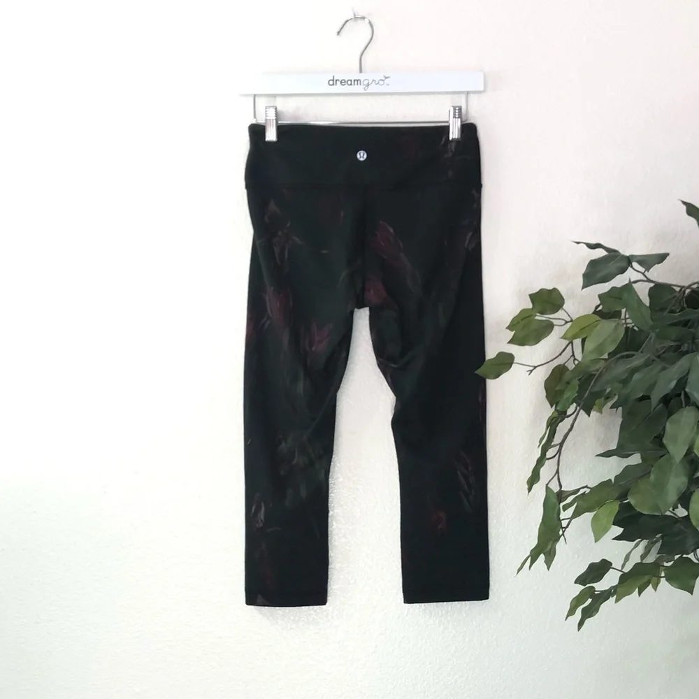 Lululemon Floral Cropped Leggings